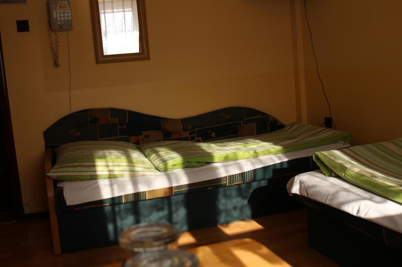 Bar Malwa Motel Aleksandrów Łódzki Kültér fotó