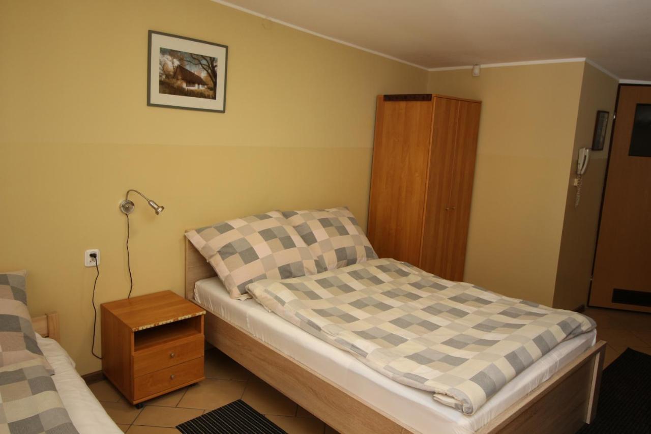 Bar Malwa Motel Aleksandrów Łódzki Kültér fotó