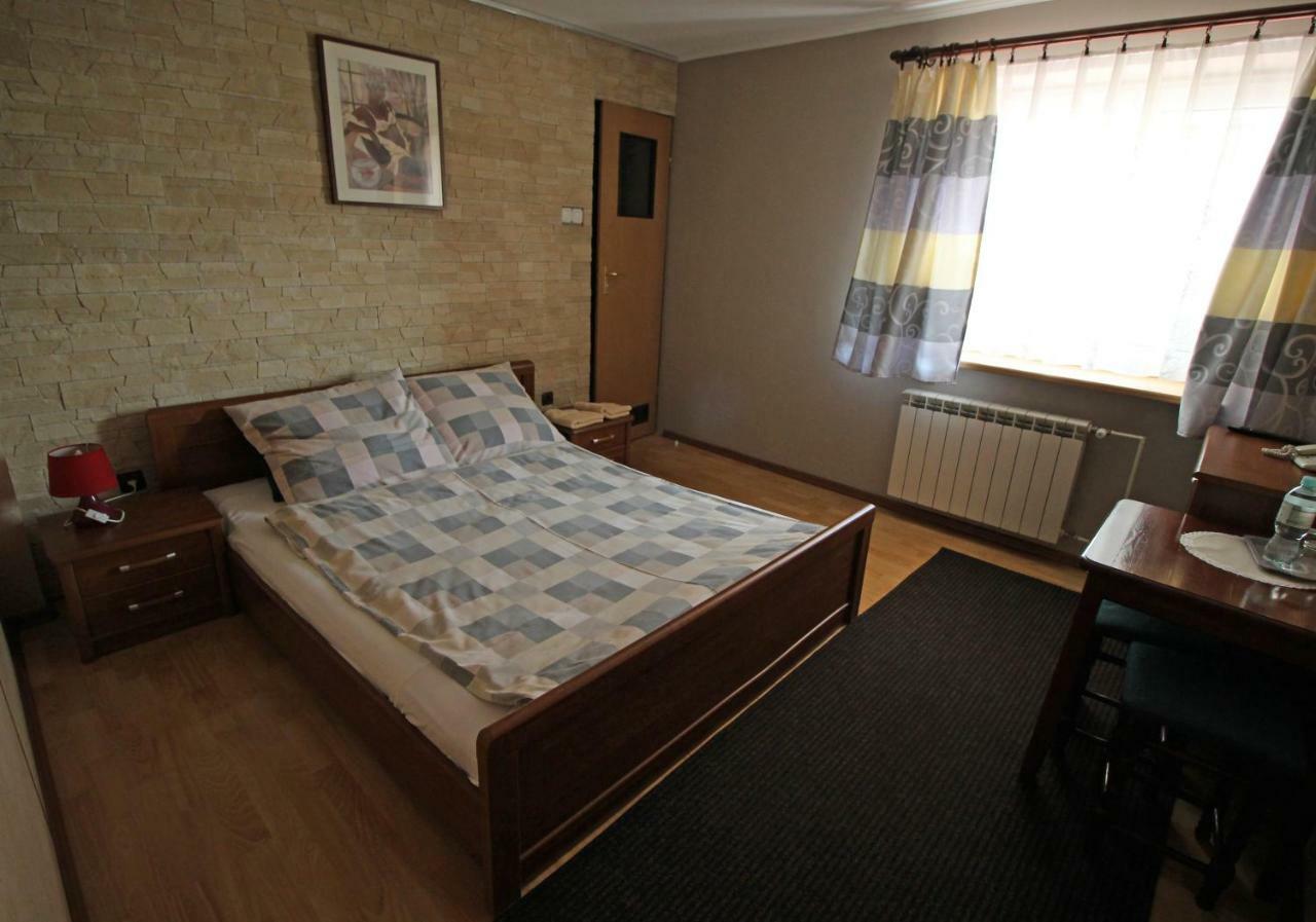 Bar Malwa Motel Aleksandrów Łódzki Kültér fotó