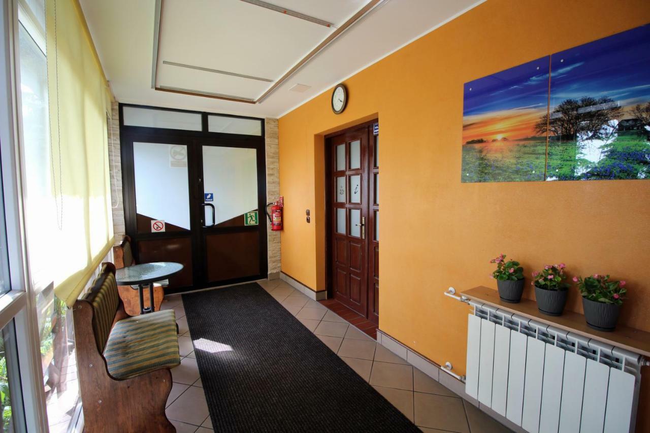 Bar Malwa Motel Aleksandrów Łódzki Kültér fotó