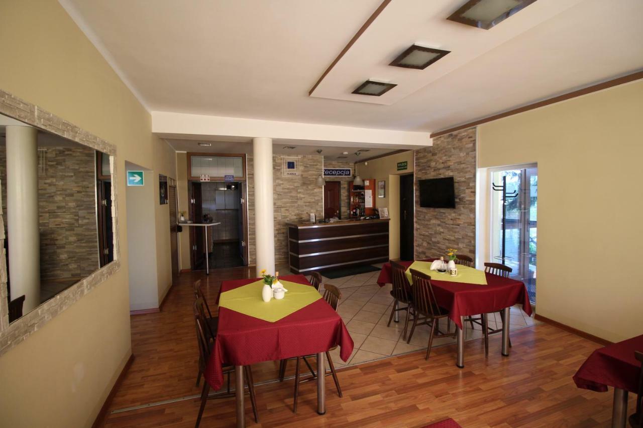 Bar Malwa Motel Aleksandrów Łódzki Kültér fotó